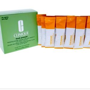 Renewing powder cleanser with pure vitamin C